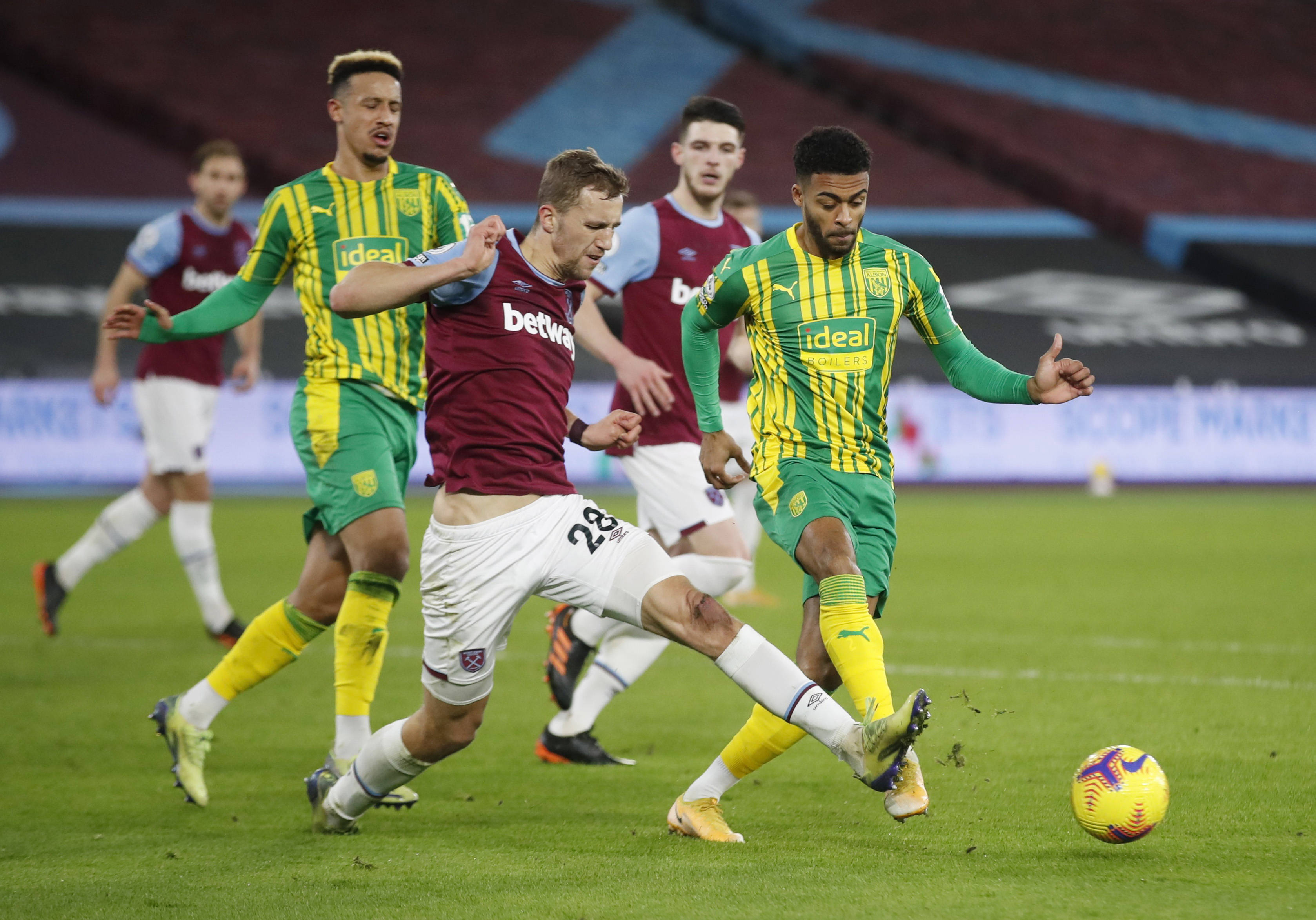 捧起了葡超 捧起了葡超